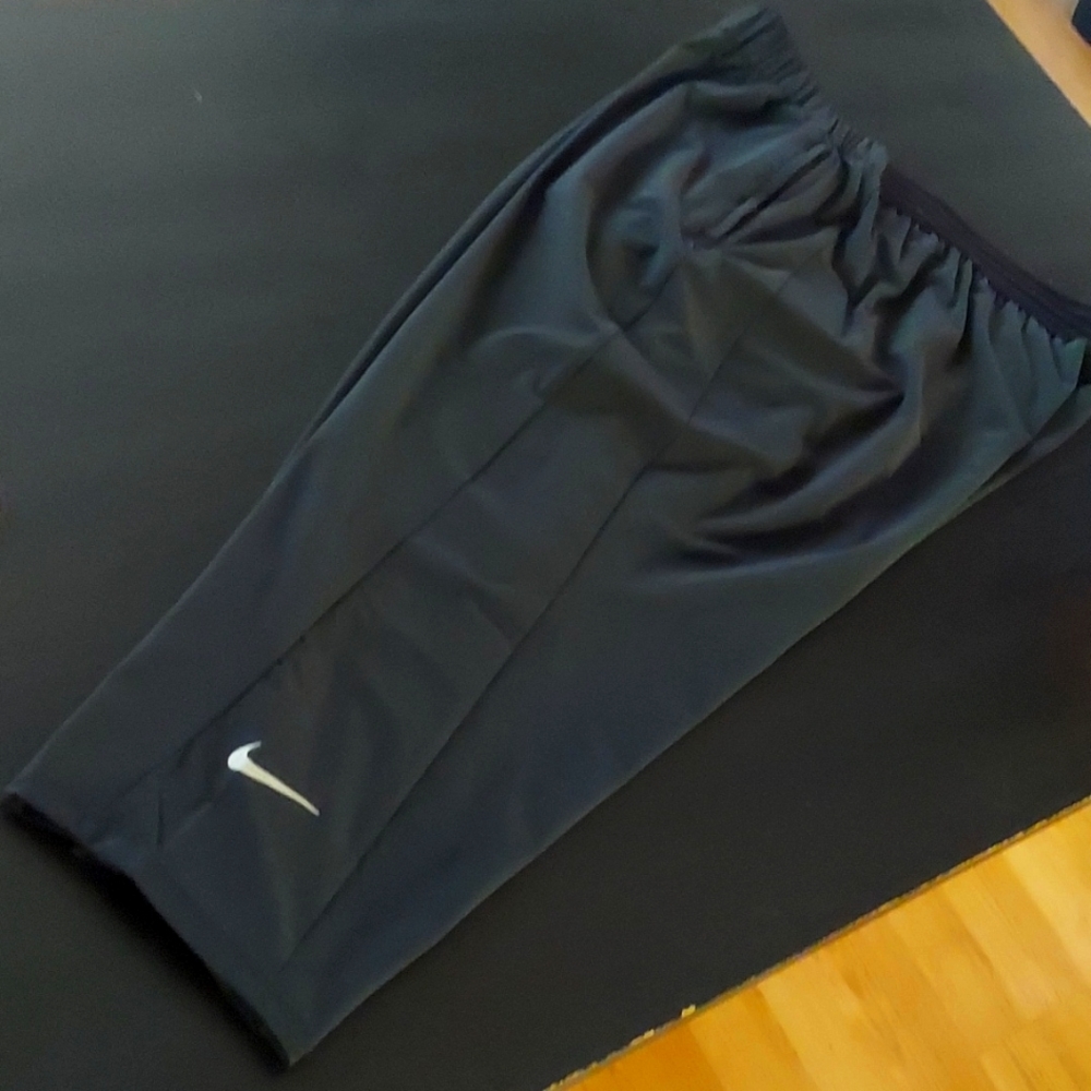 Nike - Picture 16 of 16